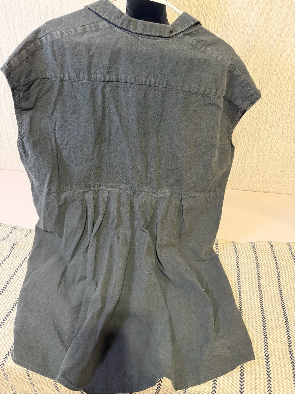 Relaxed Collared Midi Dress in Charcoal - Picture 2 of 4